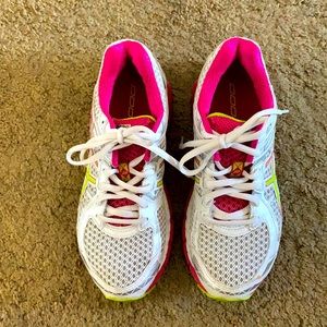 ASICS GT-2000 women’s shoes